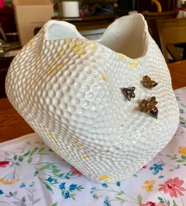 Beehive Vases For Sale in Home Décor & Accents in Calgary - Image 4