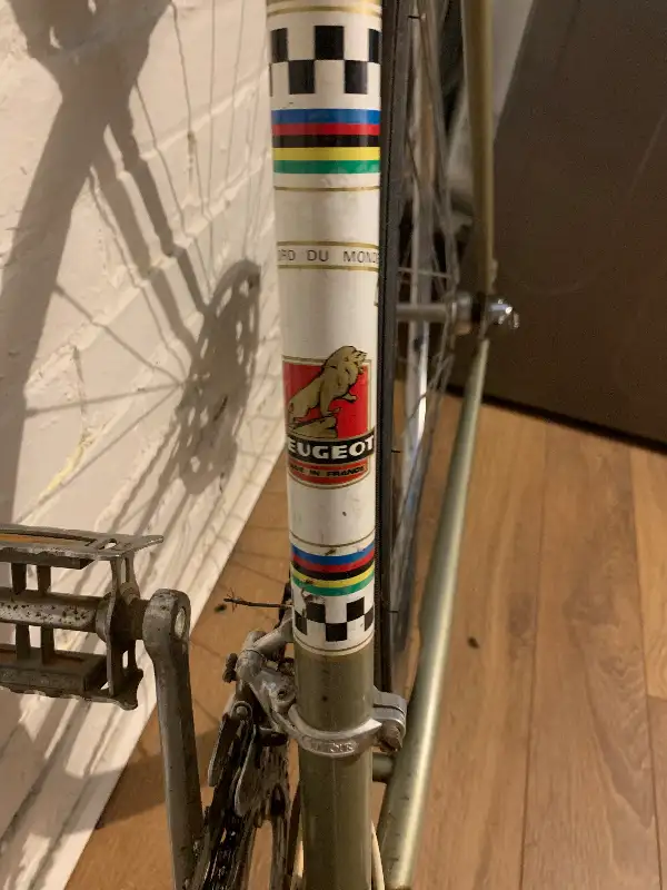 Vintage Peugeot 10 speed road bike in excellent condition in Road in City of Toronto - Image 4