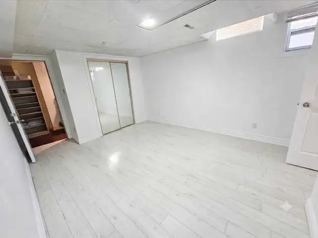 Renovated 2 bed 1 den Basement Apartment Large Windows  in Long Term Rentals in City of Toronto - Image 11