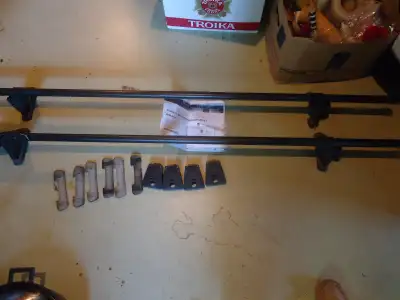 Yakima 66" Round Bars & Towers with extra parts. No locks or clips. Not in the best of shape!