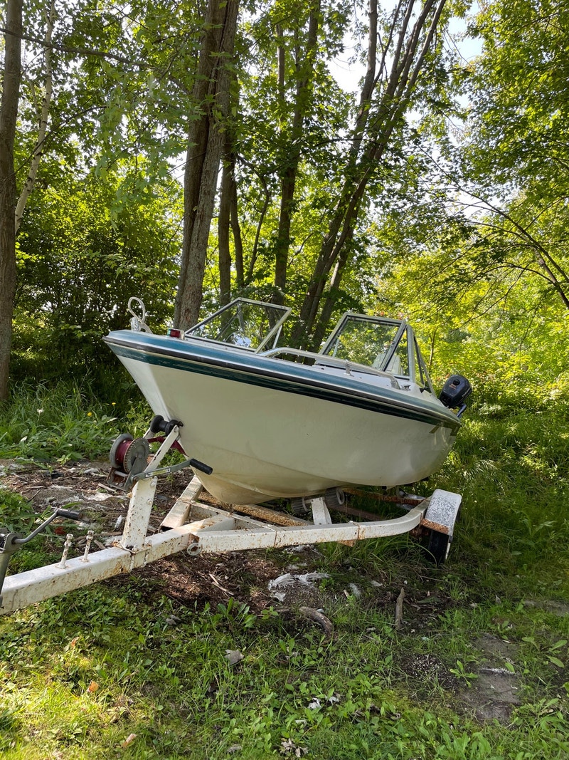 Boat motor and trailer Powerboats & Motorboats North Bay Kijiji