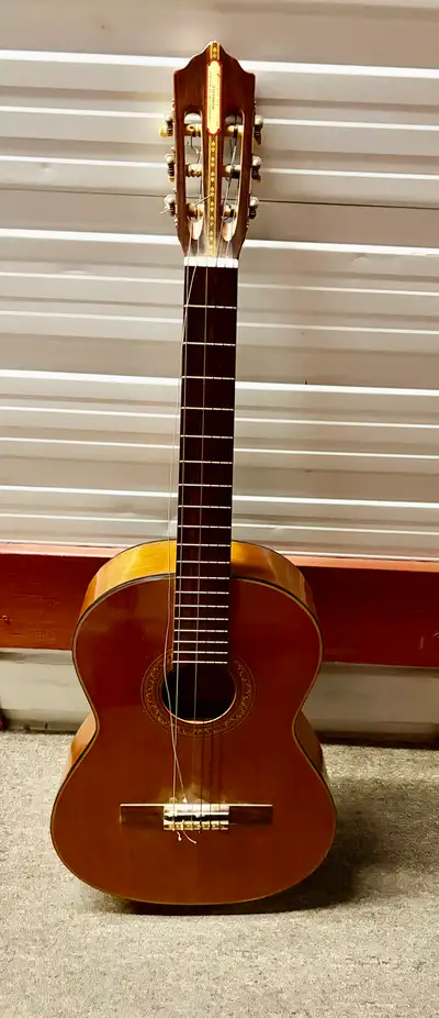 MORRIS Classical Guitar Vintage Manufactured in Japan High-quality craftsmanship Top Materials: Made...