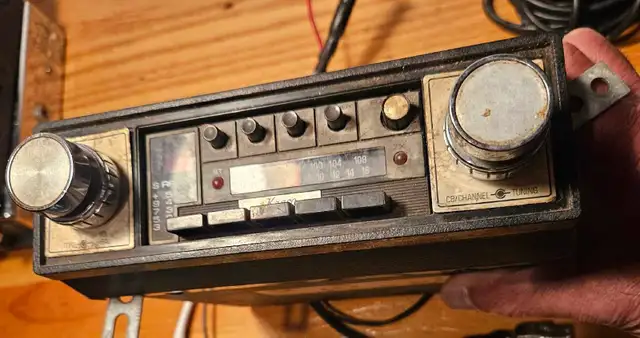 4 CB Radios in General Electronics in Oshawa / Durham Region - Image 5