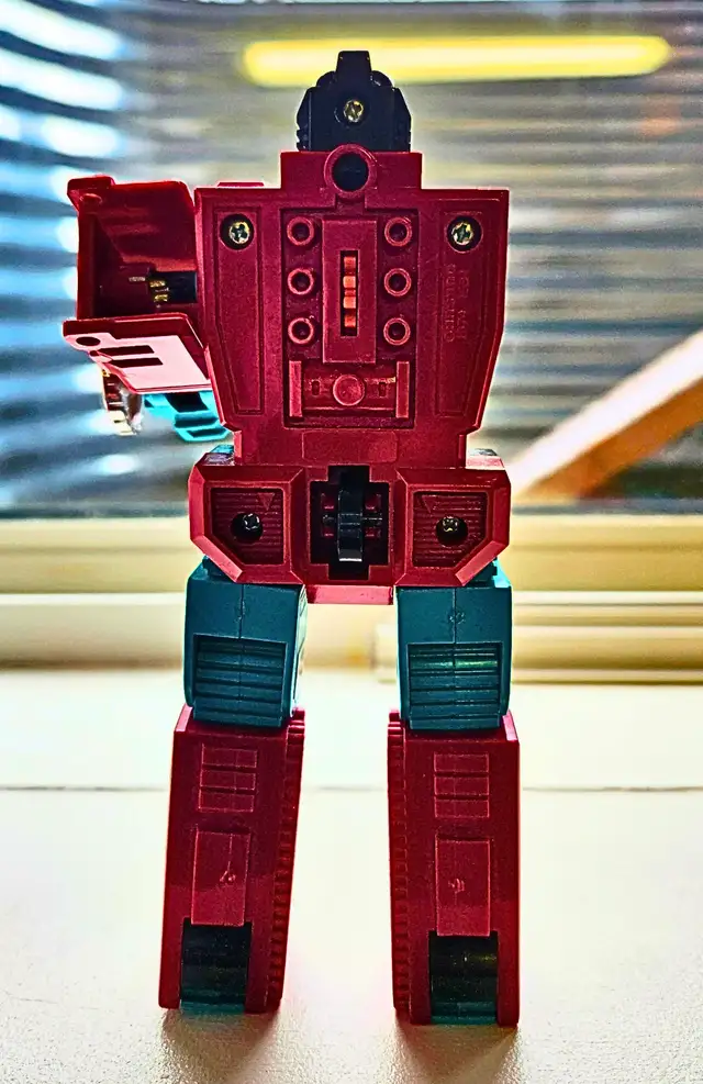1985 Transformers G1 Perceptor Hasbro Vintage Parts & Repair in Arts & Collectibles in Grand Bend - Image 5