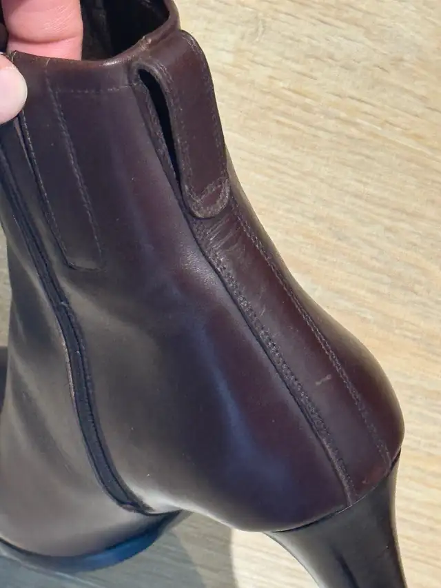 Mansfield women leather boots size 41 / 9.5 US in Women's - Shoes in City of Toronto - Image 6