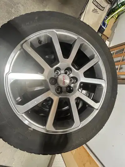 4 Bridgestone Dueler Tires mounted on 20 inch Alloy wheels Tires 255/55 R20 mounted and balanced on...