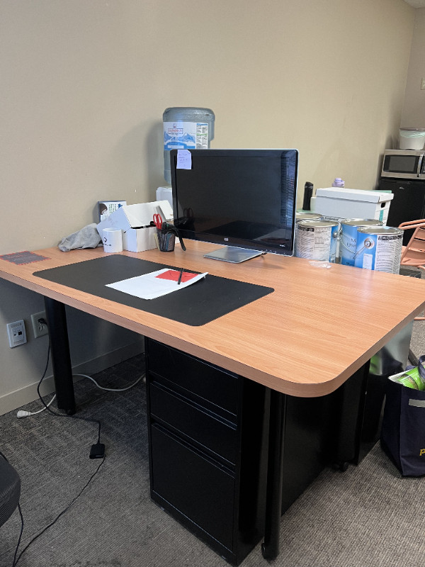 Office Desk in Desks in Vancouver