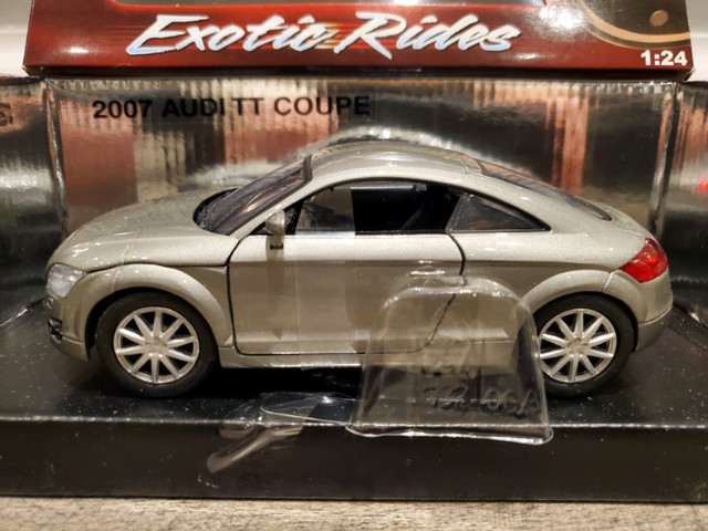 1:24 Diecast Motor Max 2007 Audi TT Coupe Grey Exotic Rides in Arts & Collectibles in Kawartha Lakes - Image 2