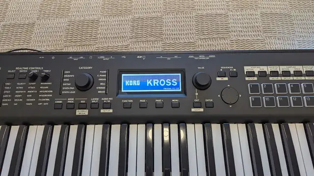 Korg Kross 2 61 keys synth, workstation - like new62864362124801122