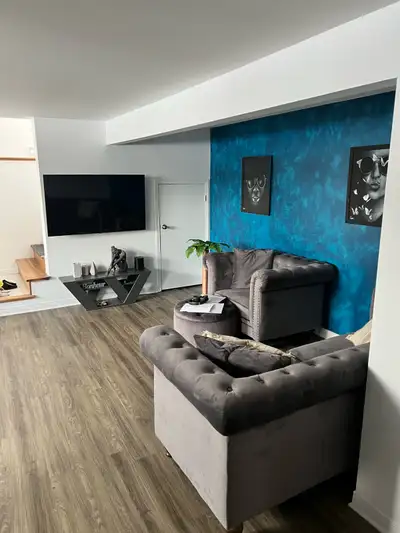 Bachelor 4 1/2 à louer dans le domaine Vert-Nord, situé près des Premium Outlets à Mirabel. Accès à...