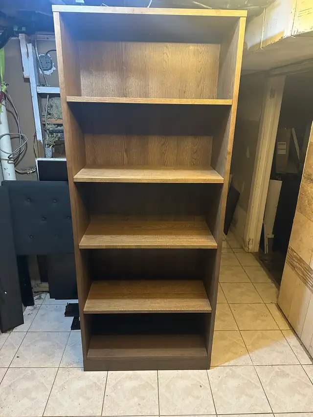 Wooden Bookcase H79 W32 D14.5 in Bookcases & Shelving Units in City of Toronto - Image 3