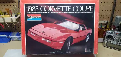 Monogram 1985 1/8 Corvette Coupe model kit, View more