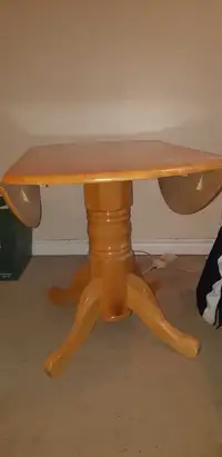 Table solid heavy 