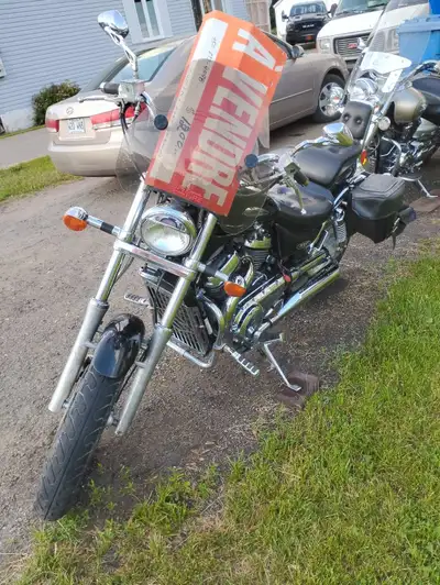 Je vends ma moto Suzuki, un vrai bijou pour les amateurs de sensations fortes. Bien qu'elle ait quel...