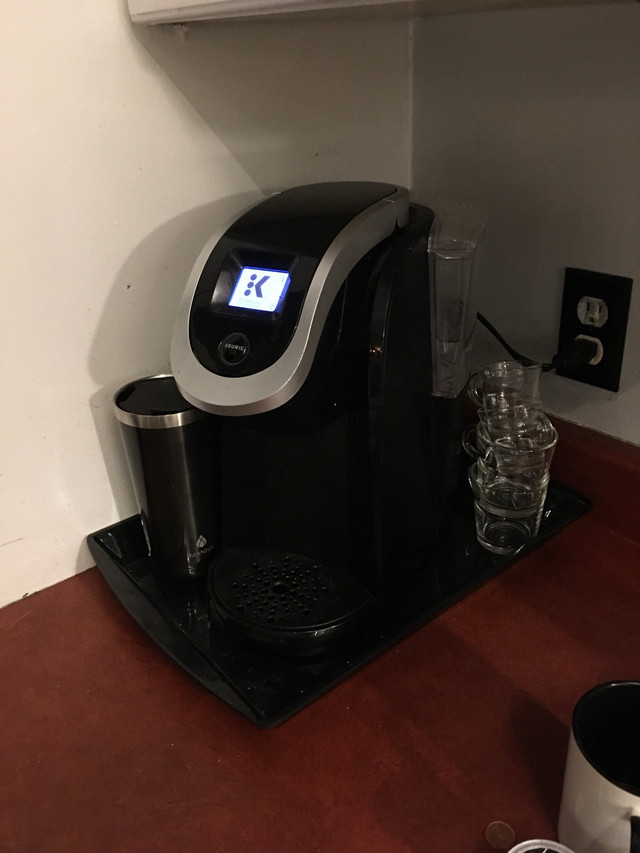 Machine a cafe keurig 2.0 a vendre 40$  dans Machines à café  à Ville de Montréal - Image 2