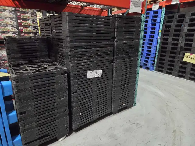 48x40 interlock nesting pallets, hard b0ttom etc dry indoors in Storage & Organization in Mississauga / Peel Region - Image 11