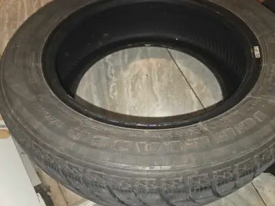 205/55R/16 No cut no damage. Thread is good. Little bit negotiable nit too much. Only serious buyers...