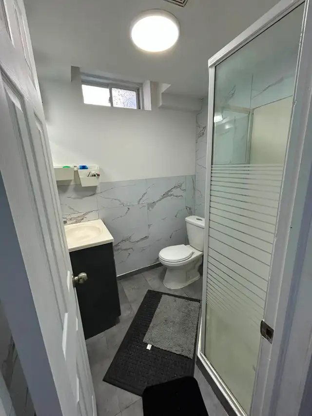 Spacious Basement Apartment with 2 Bedrooms in WHITBY !!! in Room Rentals & Roommates in Oshawa / Durham Region - Image 6
