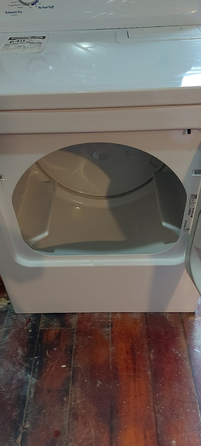 Inglis electric dryer bought JUNE at the Brick Washers & Dryers Ottawa Kijiji
