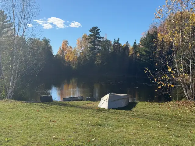 waterfront private cabin for rent Temagami in Ontario in Canada - Image 5