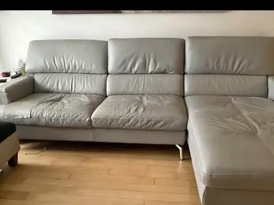 Sofa sectionnel propre confort145$ possibilité de livraison 