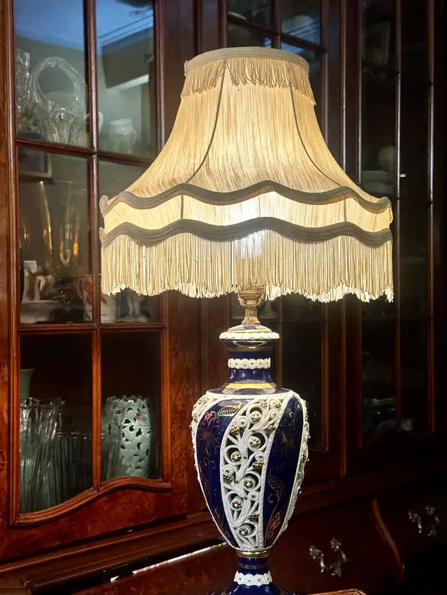 superbe lampe vintage Capodimonte collection 30"h in Indoor Lighting & Fans in City of Montréal - Image 6