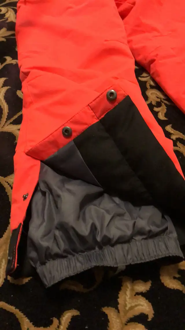 Snow pants size M Ripzone for kids new condition in Kids & Youth in Edmonton - Image 6