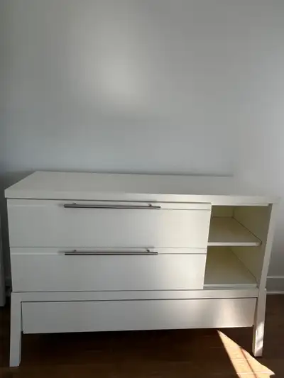 Mobilier en bois chambre enfant (incluant couchette devient lit), View more