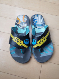 GUC Disney Star Wars Slippers - Size 13/1