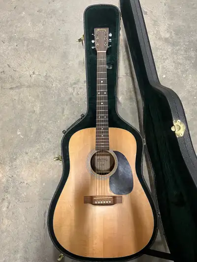 Martin D-1E with Hardcase, View more