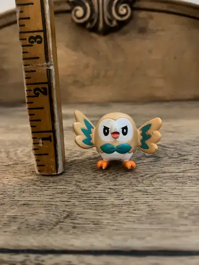 Pokémon Rowlet Action Figure