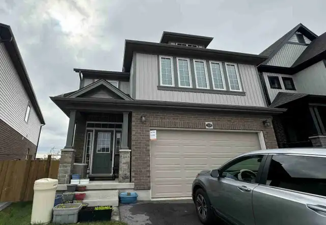 4bed rooms Modern Detached Home with walkout  in Vista hill