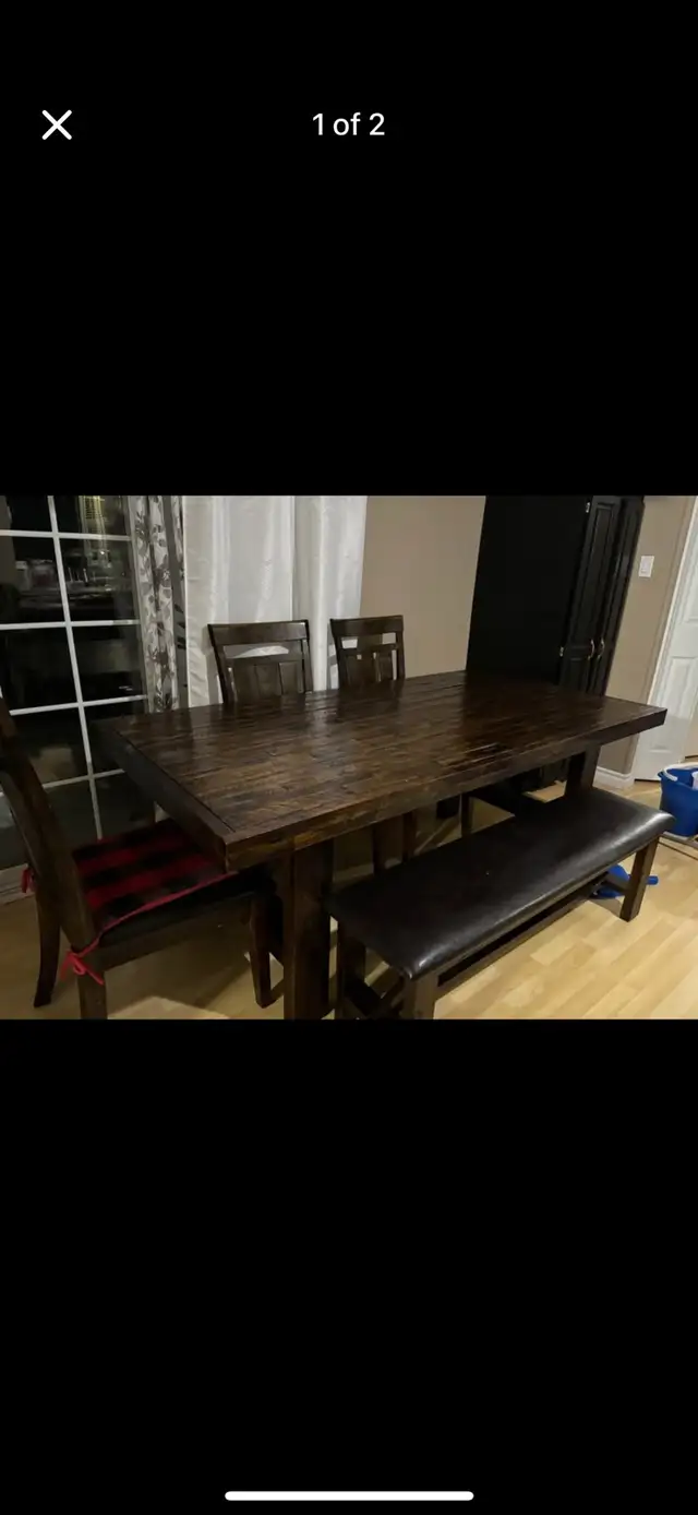 Wooden Table in Dining Tables & Sets in New Glasgow - Image 3