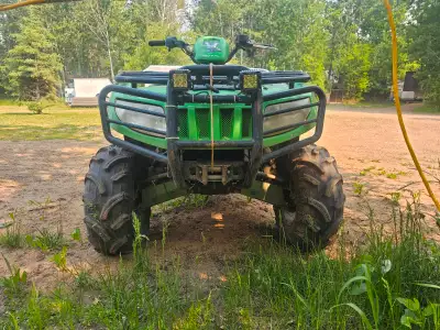 2006 Arctic Cat 650 V2. Runs, need some carb work and clutch needs shiming. Solid machine. Many spar...