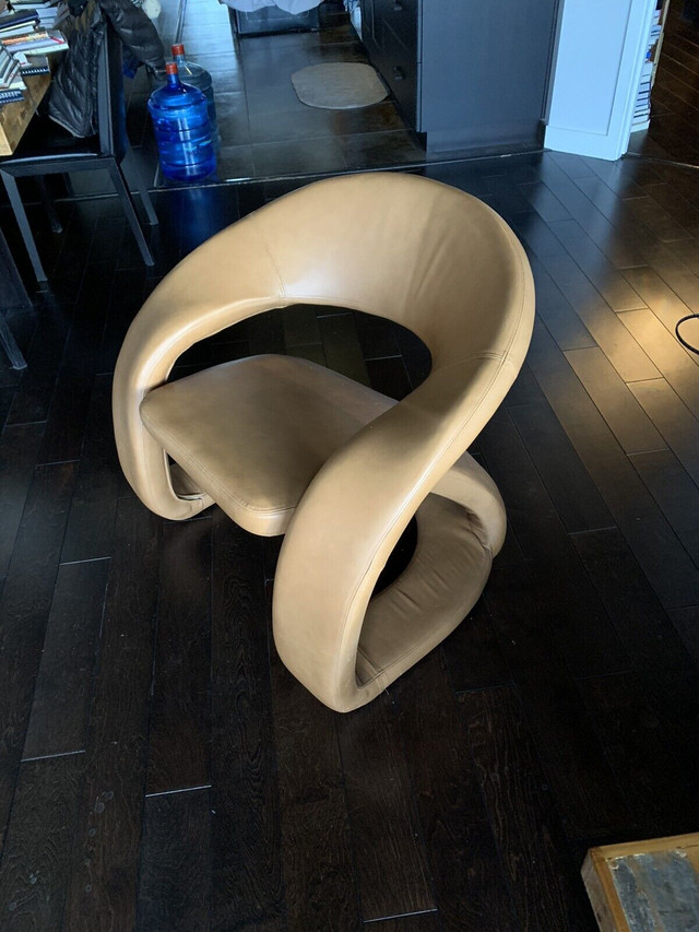 Contemporary Chair in Chairs & Recliners in Edmonton - Image 3