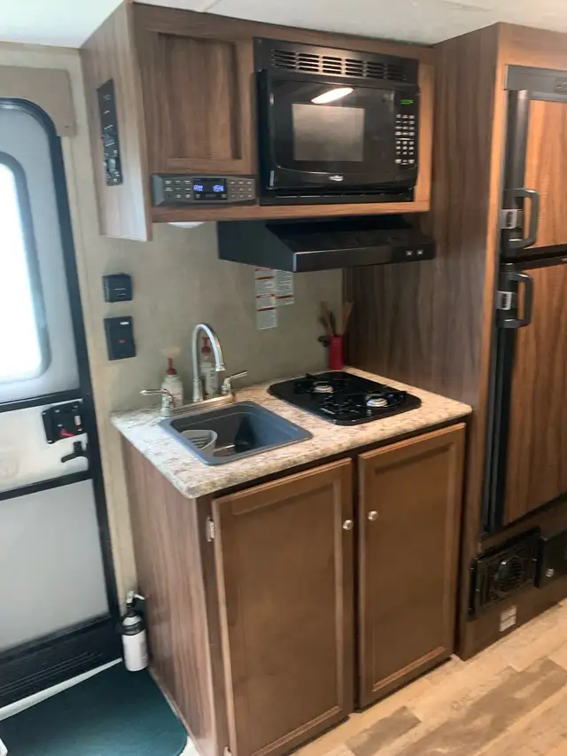 Roulotte Viking 17FQS 2019 in RVs & Motorhomes in Laval / North Shore - Image 5