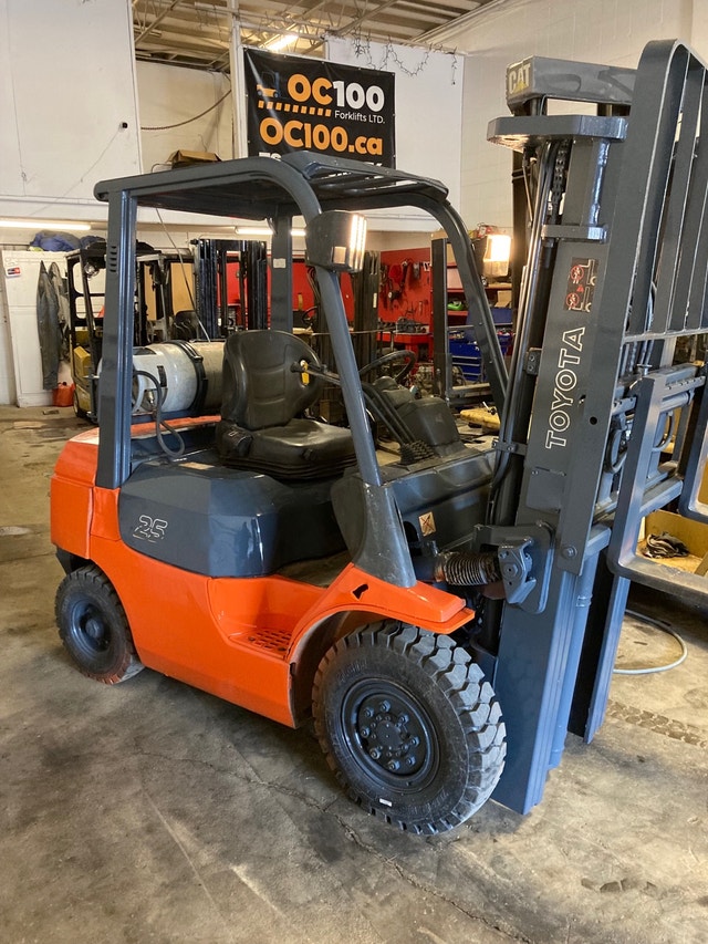Toyota forklift fg25 Heavy Equipment Edmonton Kijiji