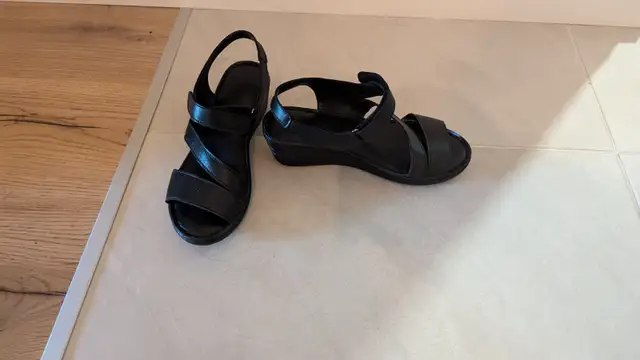 Chaussures femme, souliers, sandales, bottesSandales noires gra in Women's - Shoes in Québec City - Image 2