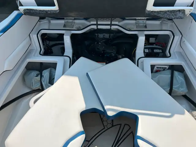 2018 Scarab 192 wake Edition jet boat in Powerboats & Motorboats in Saskatoon - Image 9