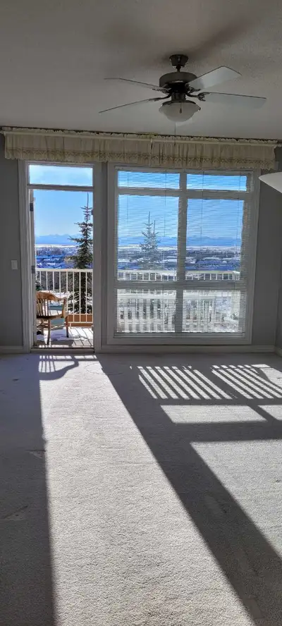 Spectacular mountain views!! 2 bedroom 2.5 bathroom townhouse in Rocky Ridge in NW Calgary. 990 sq f...