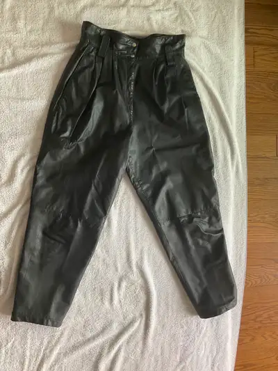 *IF THIS ADD IS STILL POSTED THEN IT IS STILL AVAILABLE. THANKS * WOMENS LEATHER MOTORCYCLE PANTS. M...