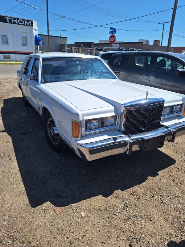 1989 Lincoln Town Car Classic Cars Moose Jaw Kijiji