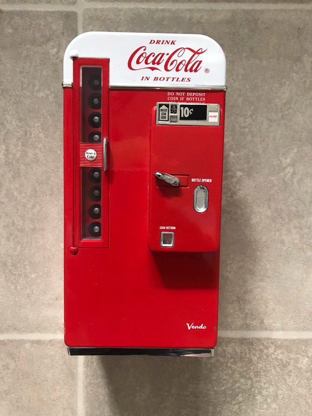 Coca Cola 1994 vendo mini vending machine musical coin bank 30! Arts