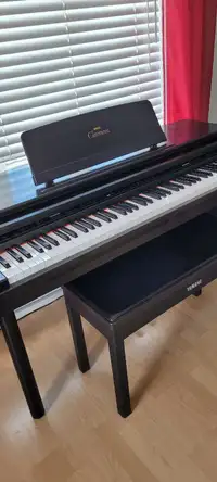 Piano électronique Yamaha, Clavinova CVP75, avec banc