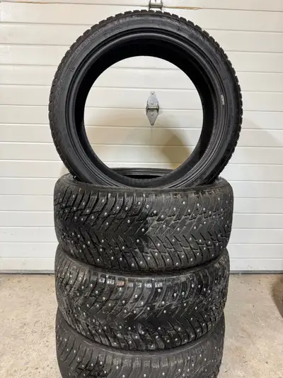 LIKE NEW!! 99% tread left!! A set of four Nokian HAKKAPELIITTA 10 premium 245 40 R 20 studded winter...