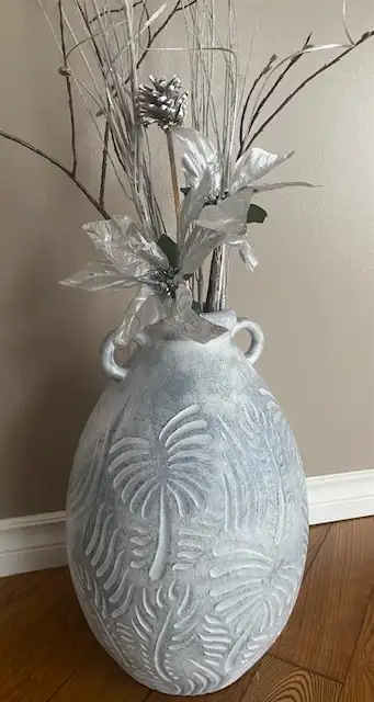NEW decorative ceramic gray floor vase 17 inches tall in Home Décor & Accents in Edmonton - Image 5