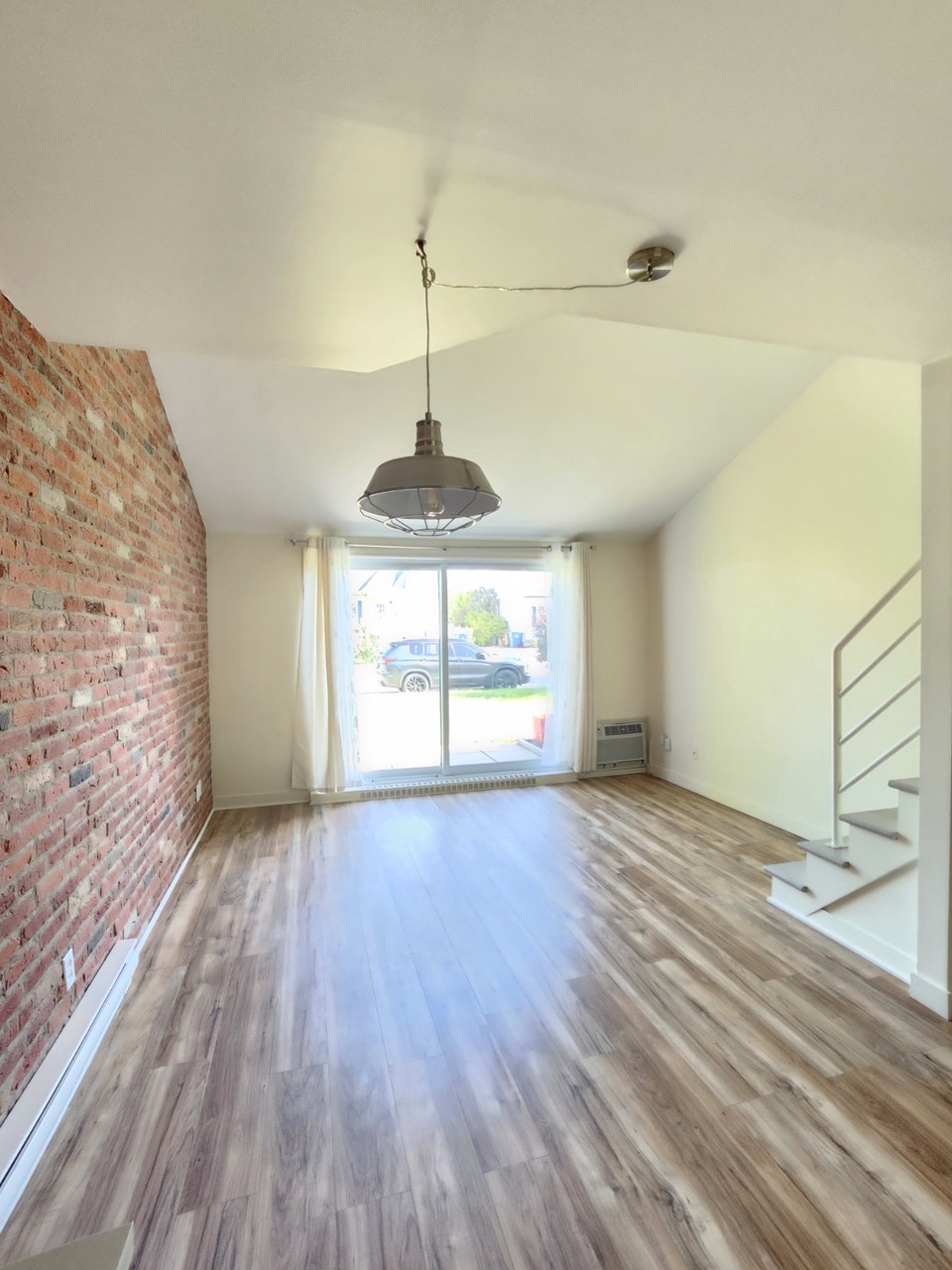 Condo à louer sur 2 étages 2