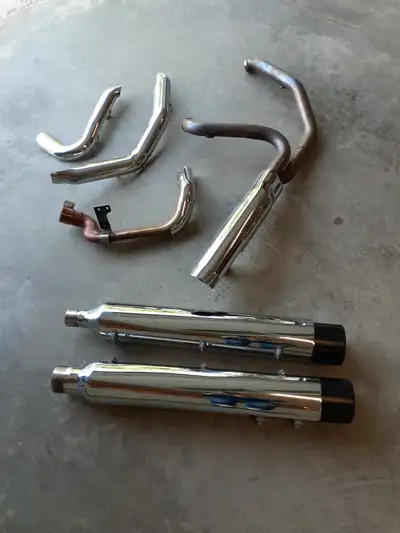 Complete Harley Davidson Screamin' Eagle exhaust Complete original front to back dual exhaust Mint c...