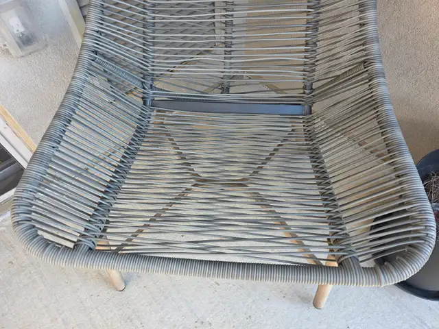 PATIO CHAIR & TABLE SET in Patio & Garden Furniture in Oakville / Halton Region - Image 8