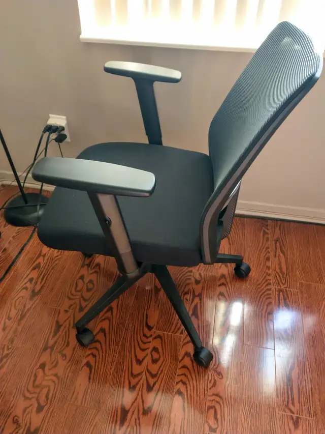Brand new office chair in Chairs & Recliners in Markham / York Region - Image 3